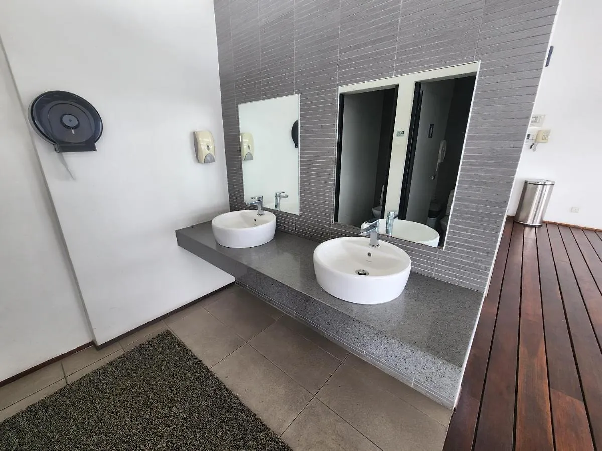 Apartment Sunrise Gurney Executive Premium Large Suite George Town