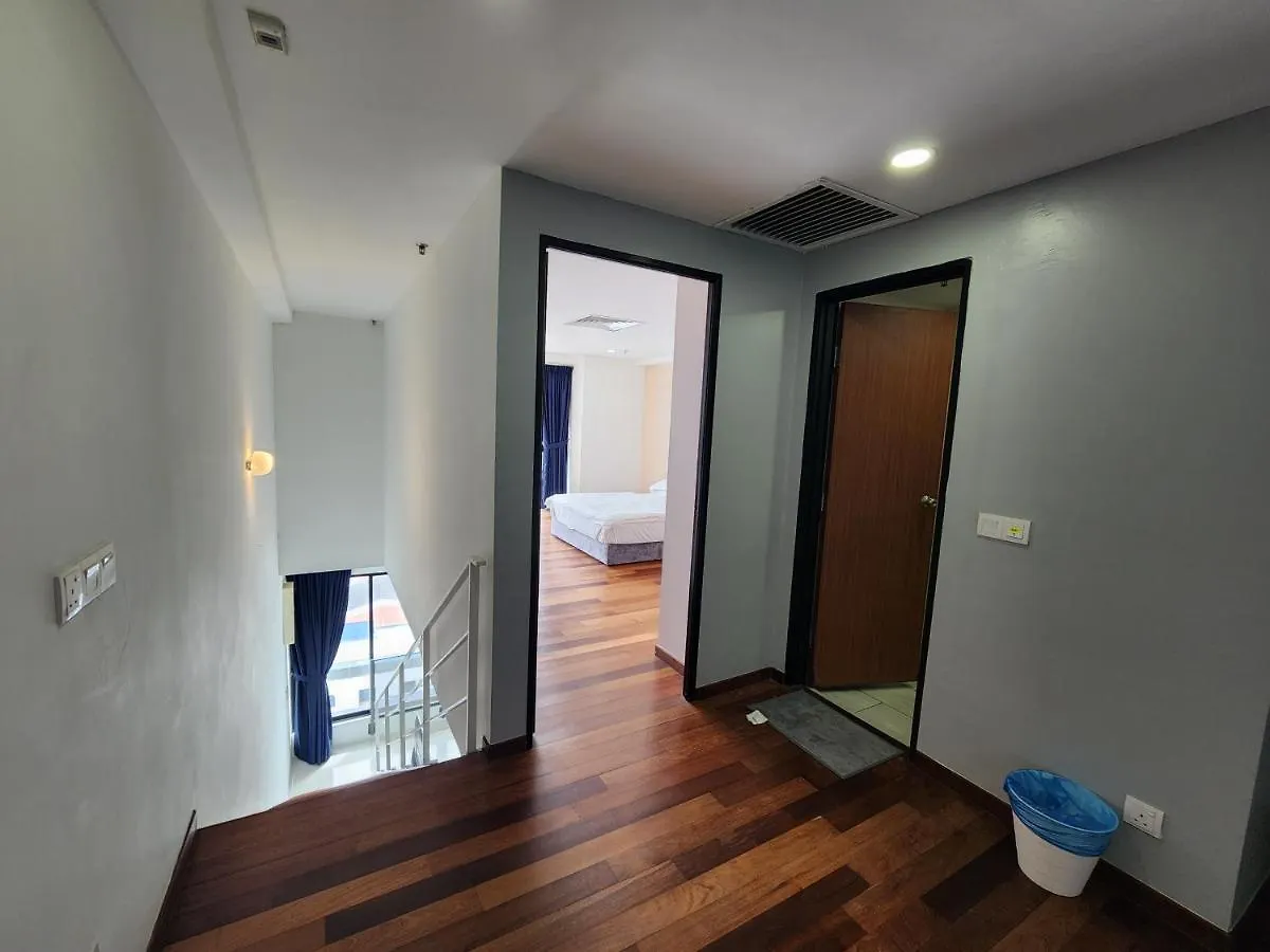 Sunrise Gurney Executive Premium Large Suite George Town Apartment