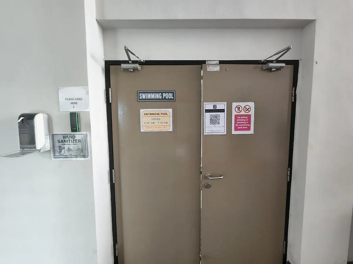 Sunrise Gurney Executive Premium Large Suite George Town Apartment