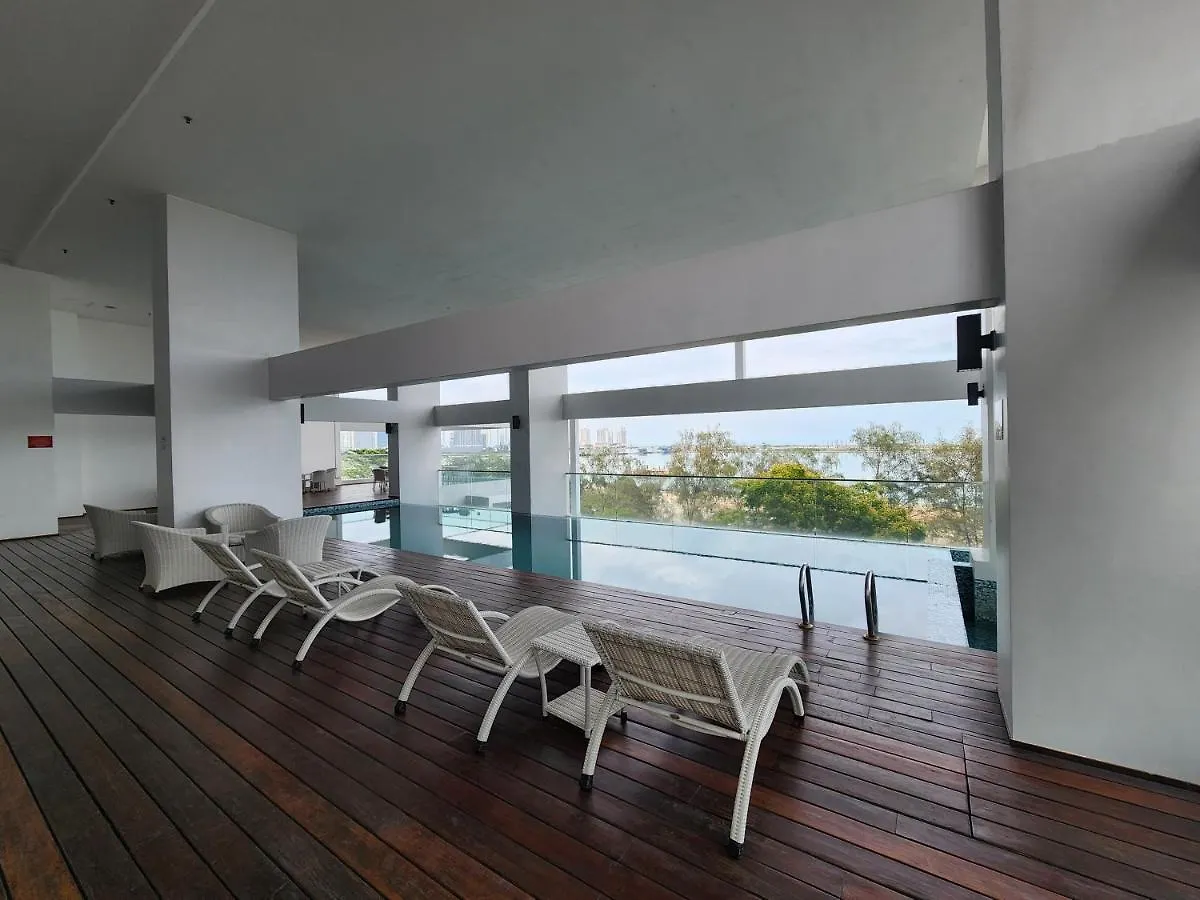 Sunrise Gurney Executive Premium Large Suite George Town Apartment